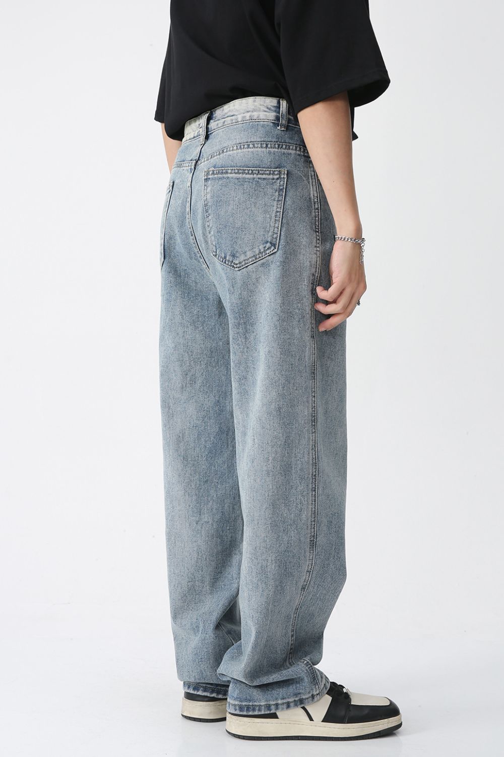 Wide Leg Jeans with Pockets