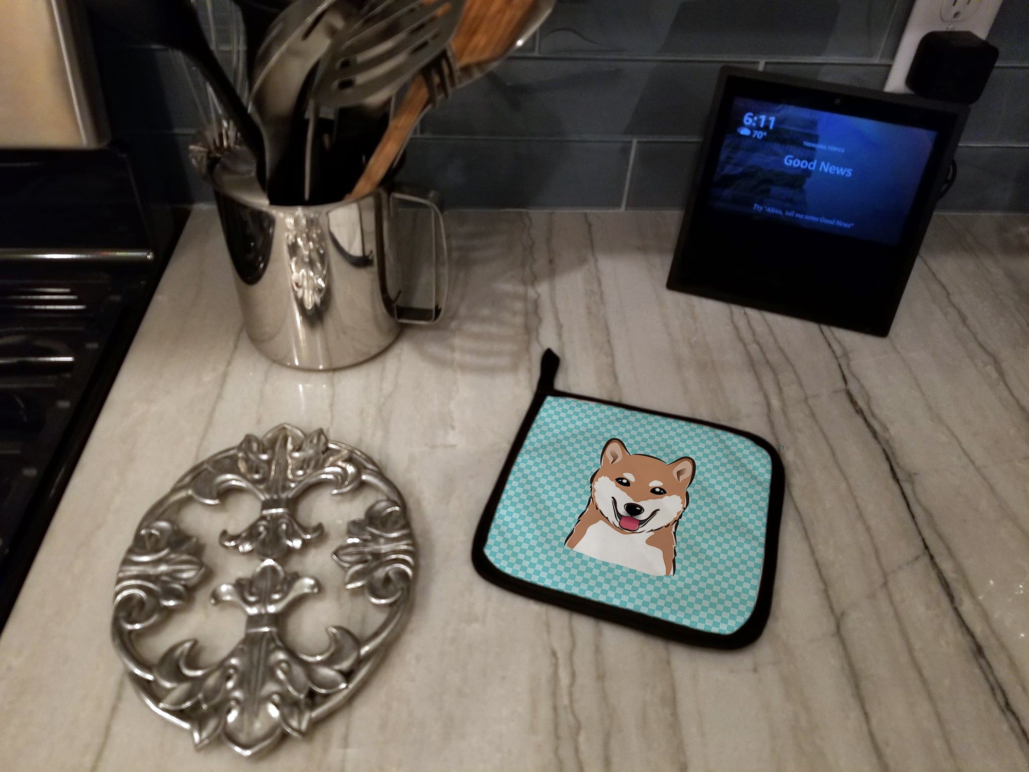 Checkerboard Blue Shiba Inu Pot Holder Set of 2 Heat Resistant Quilted Hot Pads 7.5 x 7.5 Inch, Insulated Kitchen Trivets for Cooking & Baking