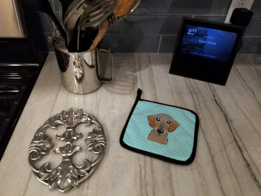Checkerboard Blue Wirehaired Dachshund Pot Holder Set of 2 Heat Resistant Quilted Hot Pads 7.5 x 7.5 Inch, Insulated Kitchen Trivets for Cooking & Baking