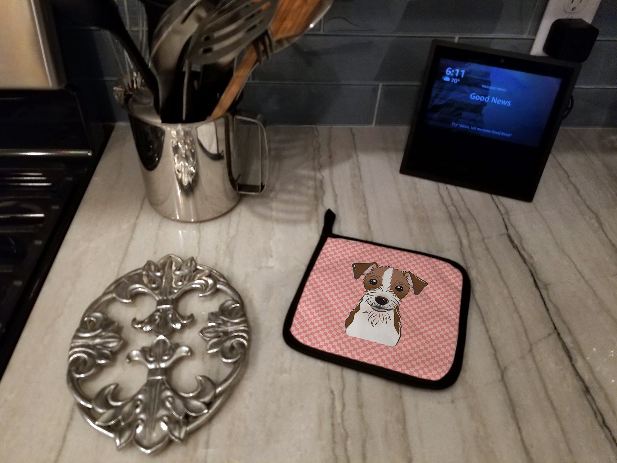 Checkerboard Pink Jack Russell Terrier Pot Holder Set of 2 Heat Resistant Quilted Hot Pads 7.5 x 7.5 Inch, Insulated Kitchen Trivets for Cooking & Baking