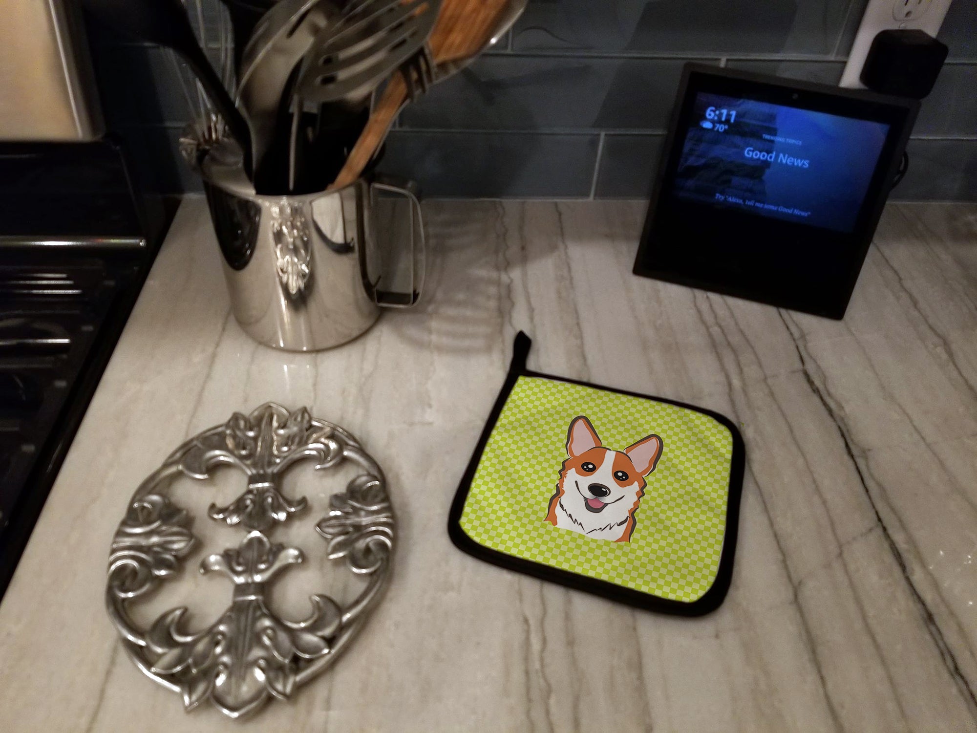 Checkerboard Lime Green Corgi Pot Holder Set of 2 Heat Resistant Quilted Hot Pads 7.5 x 7.5 Inch, Insulated Kitchen Trivets for Cooking & Baking