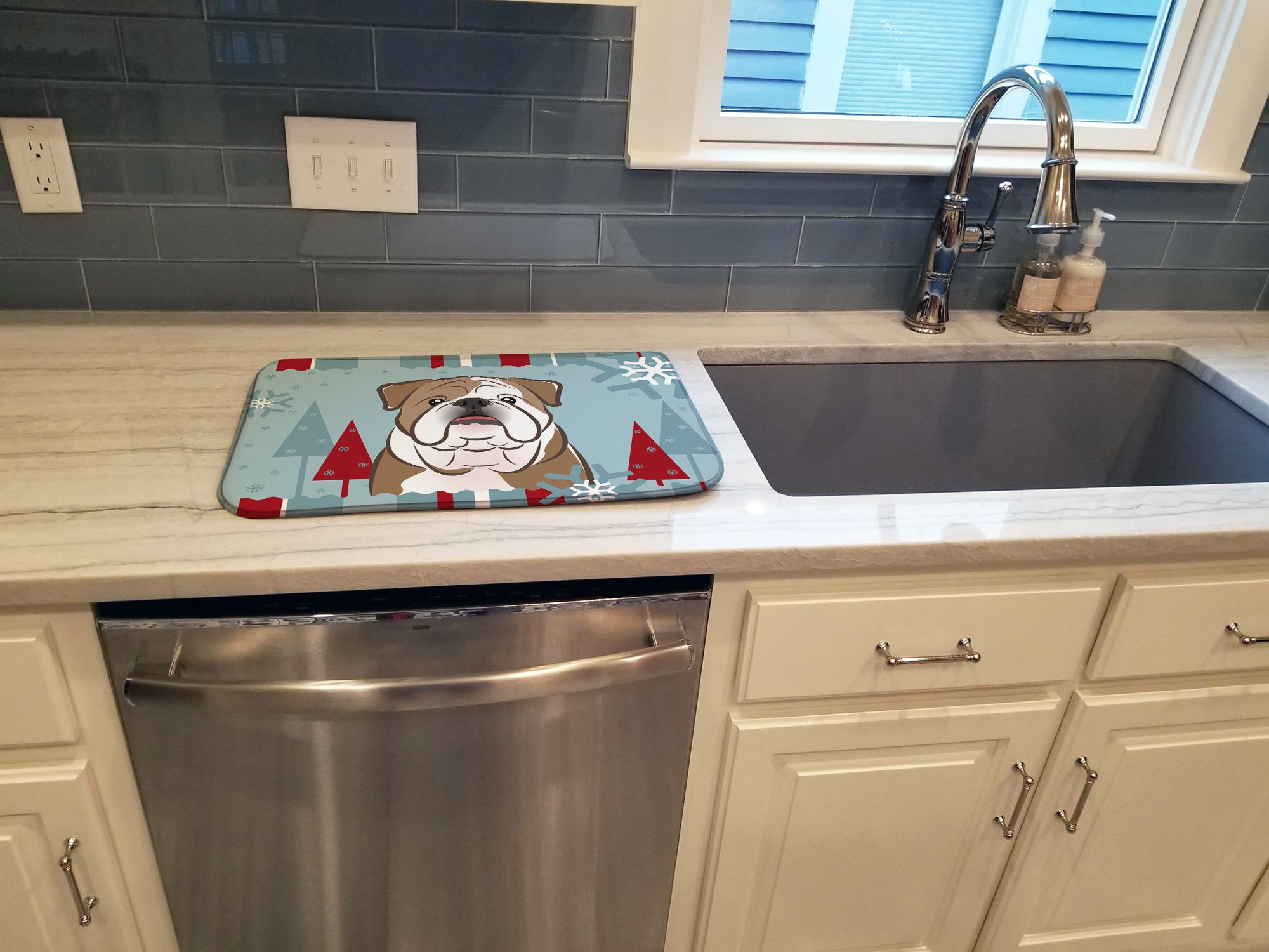 Winter Holiday English Bulldog  Dish Drying Mat Absorbent Dish Drying Mat Pad for Kitchen Counter Dish Drainer Mat for Countertop, 14 x 21", Multicolor