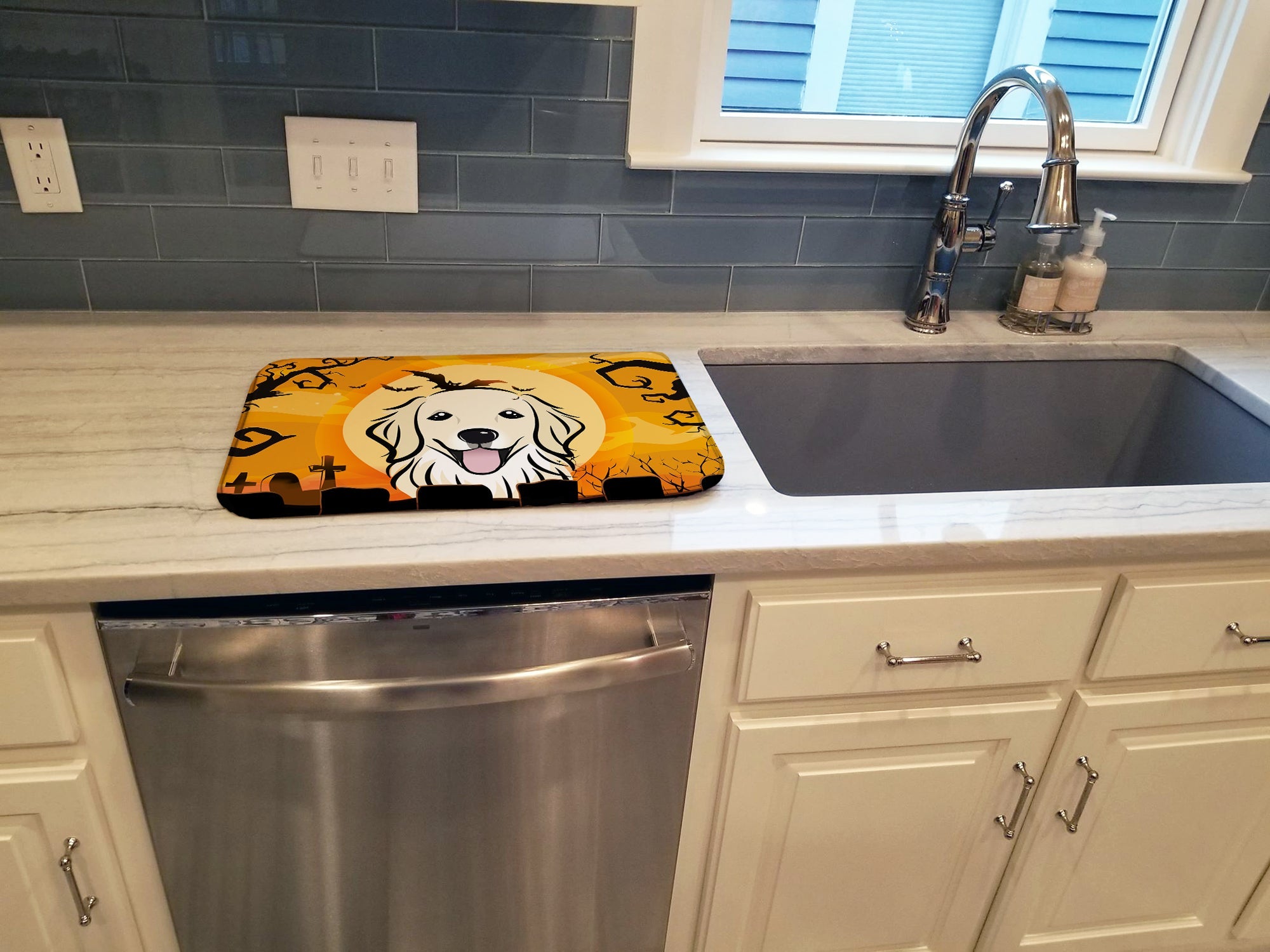 Halloween Golden Retriever Dish Drying Mat Absorbent Dish Drying Mat Pad for Kitchen Counter Dish Drainer Mat for Countertop, 14 x 21", Multicolor