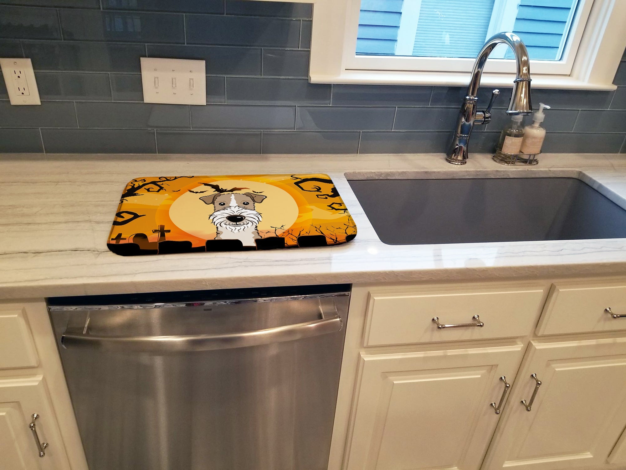 Halloween Wire Haired Fox Terrier Dish Drying Mat Absorbent Dish Drying Mat Pad for Kitchen Counter Dish Drainer Mat for Countertop, 14 x 21", Multicolor