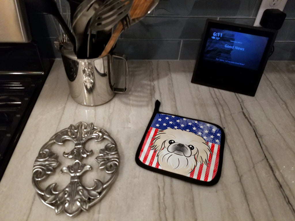 American Flag and Pekingese Pot Holder Set of 2 Heat Resistant Quilted Hot Pads 7.5 x 7.5 Inch, Insulated Kitchen Trivets for Cooking & Baking
