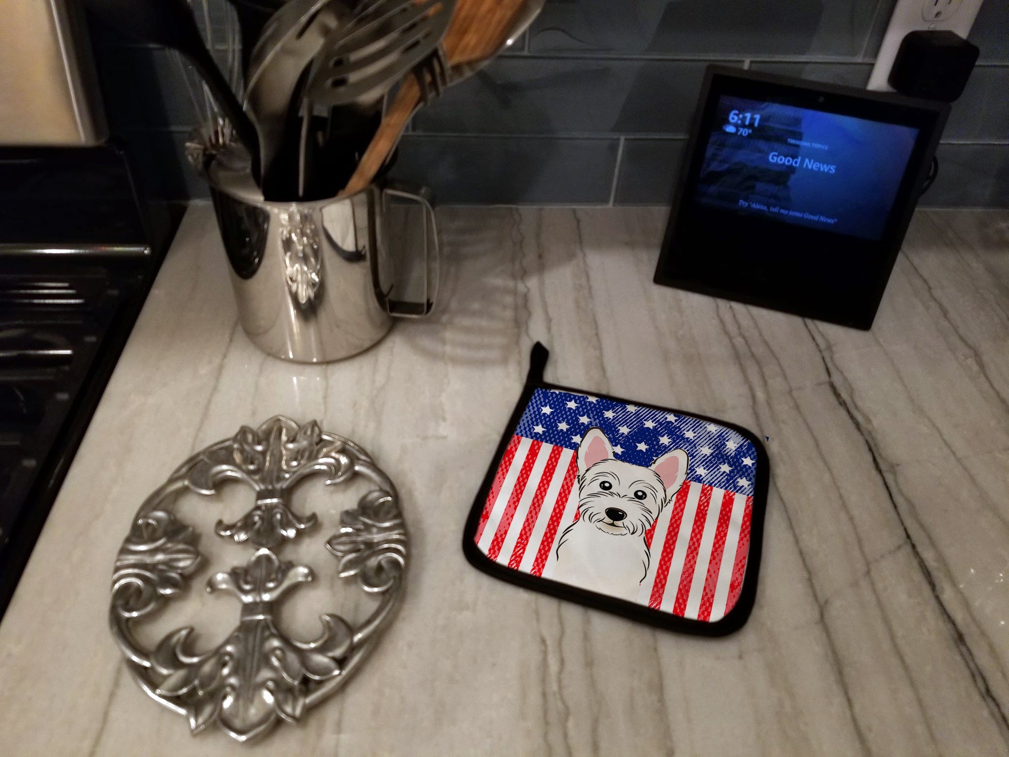 American Flag and Westie Pot Holder Set of 2 Heat Resistant Quilted Hot Pads 7.5 x 7.5 Inch, Insulated Kitchen Trivets for Cooking & Baking