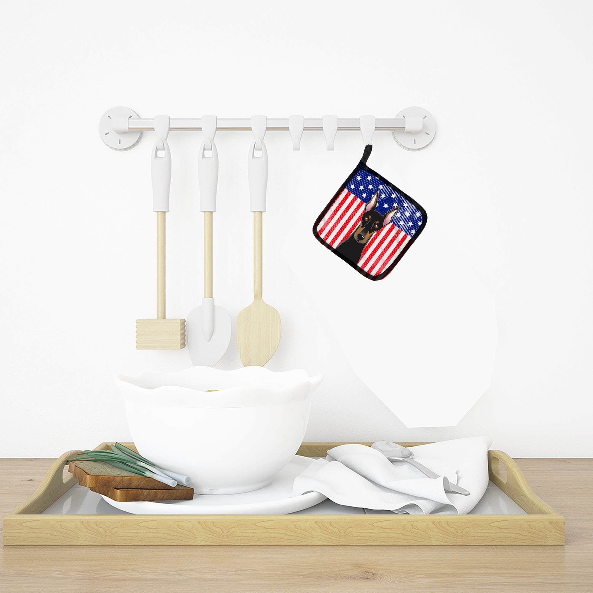 American Flag and Doberman Pot Holder Set of 2 Heat Resistant Quilted Hot Pads 7.5 x 7.5 Inch, Insulated Kitchen Trivets for Cooking & Baking