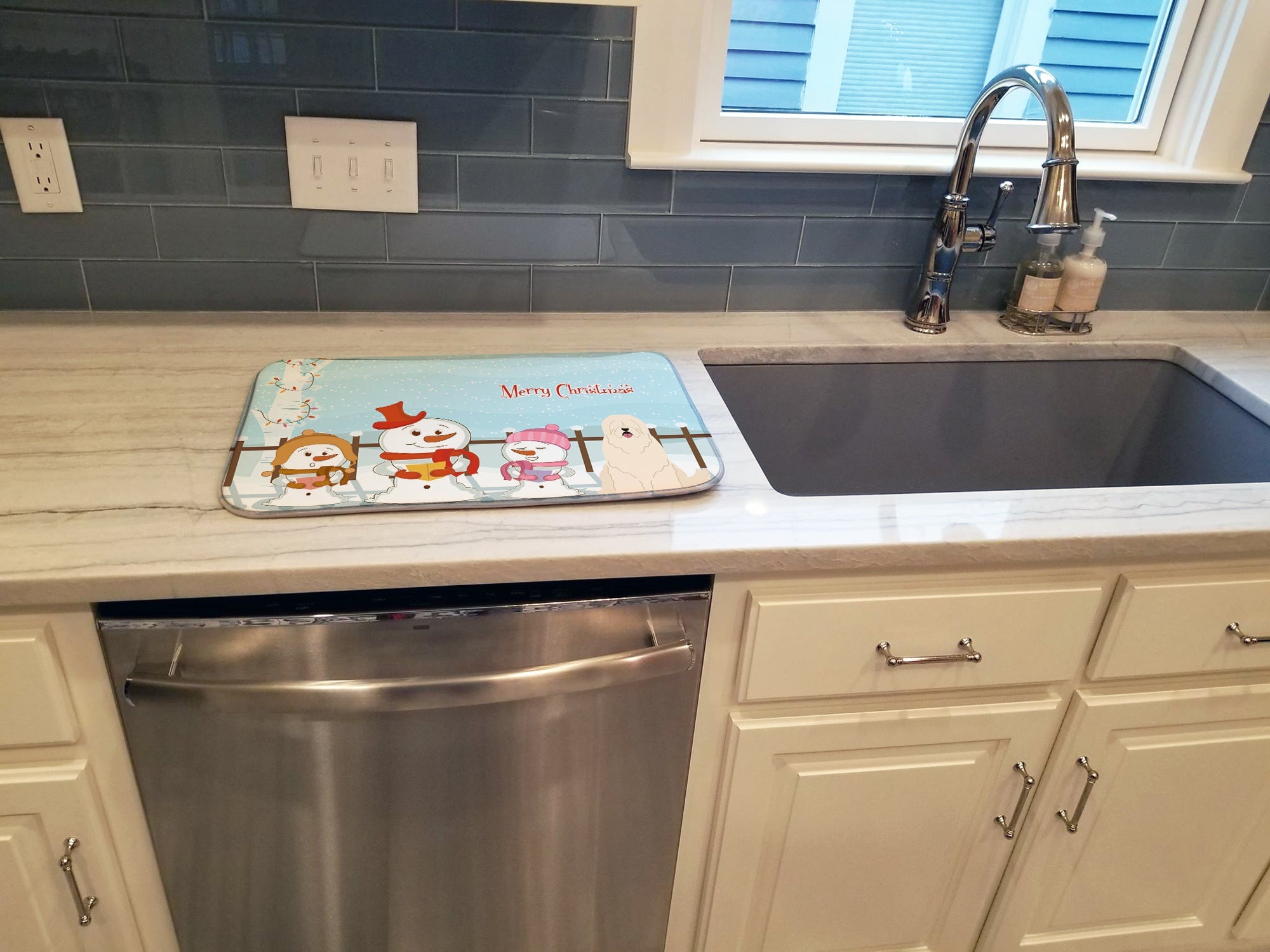 Merry Christmas Carolers South Russian Sheepdog Dish Drying Mat Absorbent Dish Drying Mat Pad for Kitchen Counter Dish Drainer Mat for Countertop, 14 x 21", Multicolor