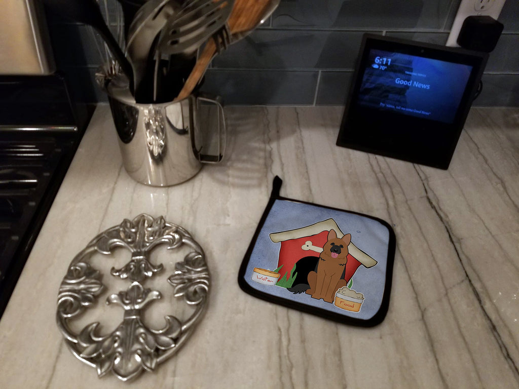 Dog House Collection German Shepherd Pot Holder Set of 2 Heat Resistant Quilted Hot Pads 7.5 x 7.5 Inch, Insulated Kitchen Trivets for Cooking & Baking