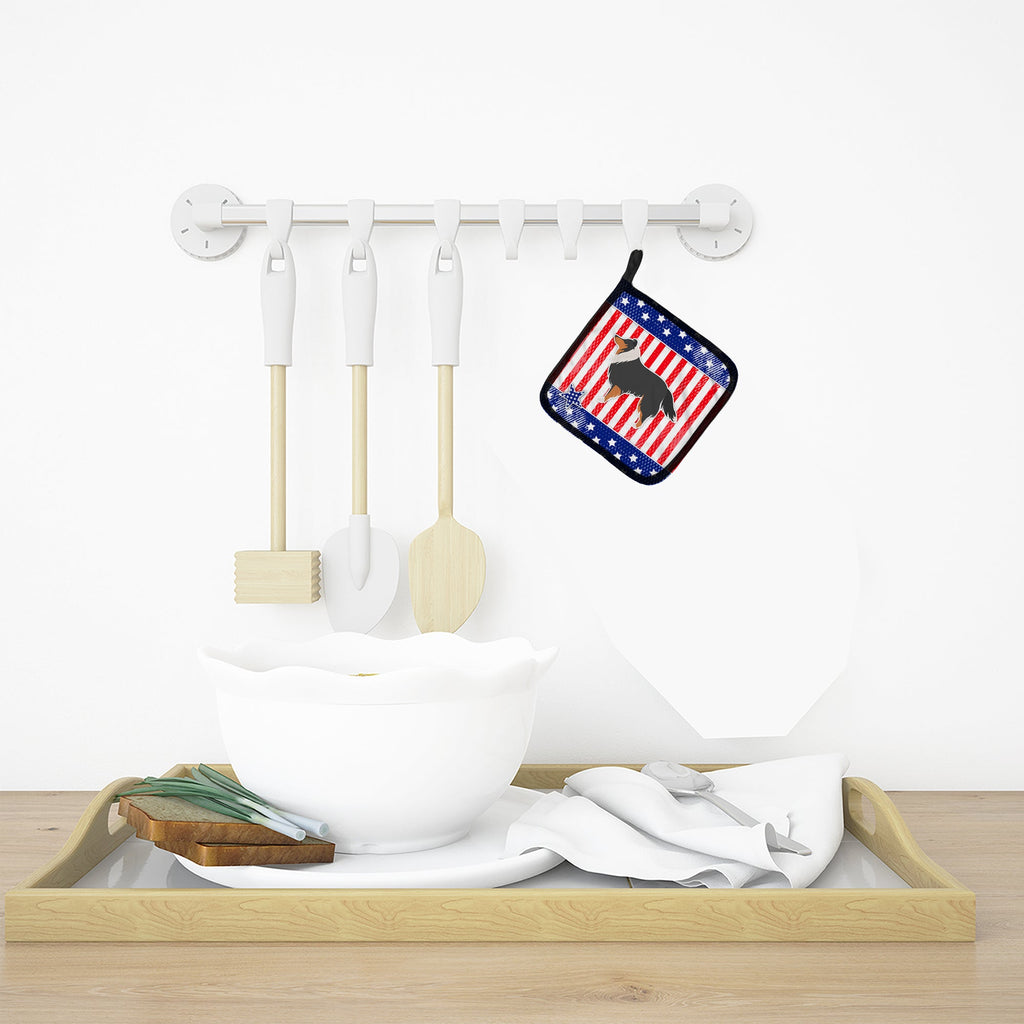 USA Patriotic Sheltie/Shetland Sheepdog Pot Holder Set of 2 Heat Resistant Quilted Hot Pads 7.5 x 7.5 Inch, Insulated Kitchen Trivets for Cooking & Baking
