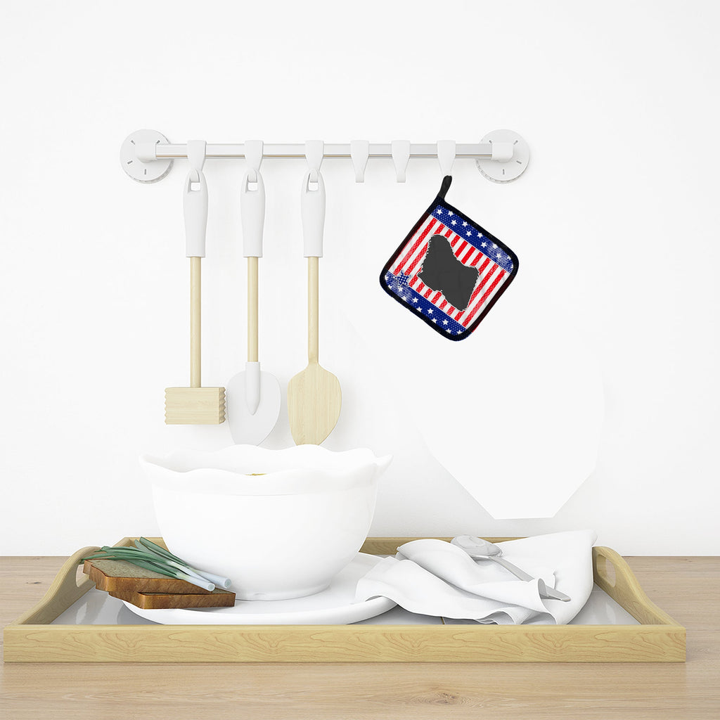 USA Patriotic Puli Pot Holder Set of 2 Heat Resistant Quilted Hot Pads 7.5 x 7.5 Inch, Insulated Kitchen Trivets for Cooking & Baking