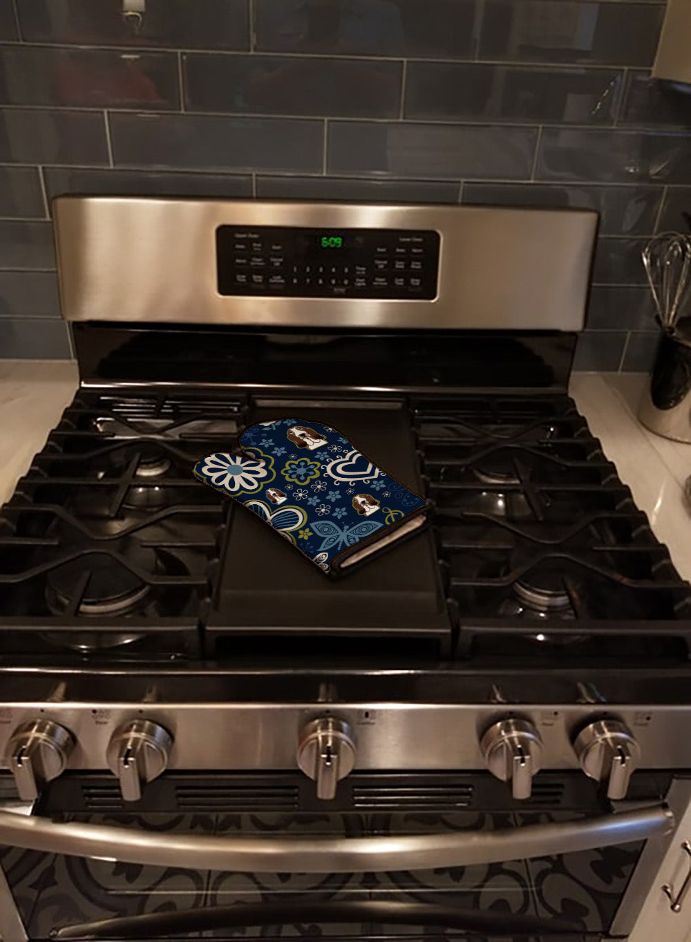 Blue Flowers Basset Hound Oven Mitt Heat Resistant Thick Oven Mitt for Hot Pans and Oven, Kitchen Mitt Protect Hands, Cooking Baking Glove