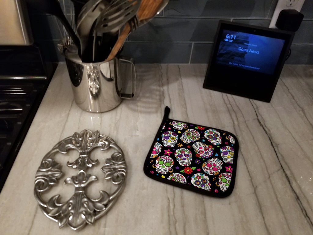 Day of the Dead Black Pot Holder Set of 2 Heat Resistant Quilted Hot Pads 7.5 x 7.5 Inch, Insulated Kitchen Trivets for Cooking & Baking