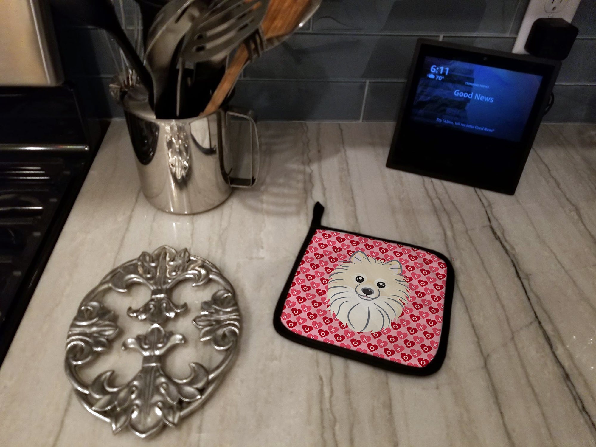 Pomeranian Pot Holder Set of 2 Heat Resistant Quilted Hot Pads 7.5 x 7.5 Inch, Insulated Kitchen Trivets for Cooking & Baking
