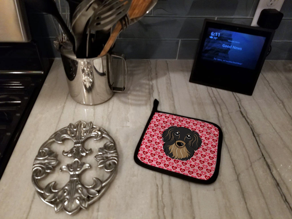 Longhair Black and Tan Dachshund Pot Holder Set of 2 Heat Resistant Quilted Hot Pads 7.5 x 7.5 Inch, Insulated Kitchen Trivets for Cooking & Baking