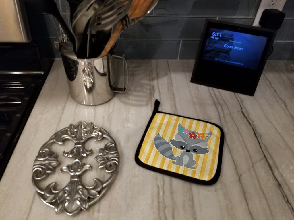 Raccoon Pot Holder Set of 2 Heat Resistant Quilted Hot Pads 7.5 x 7.5 Inch, Insulated Kitchen Trivets for Cooking & Baking