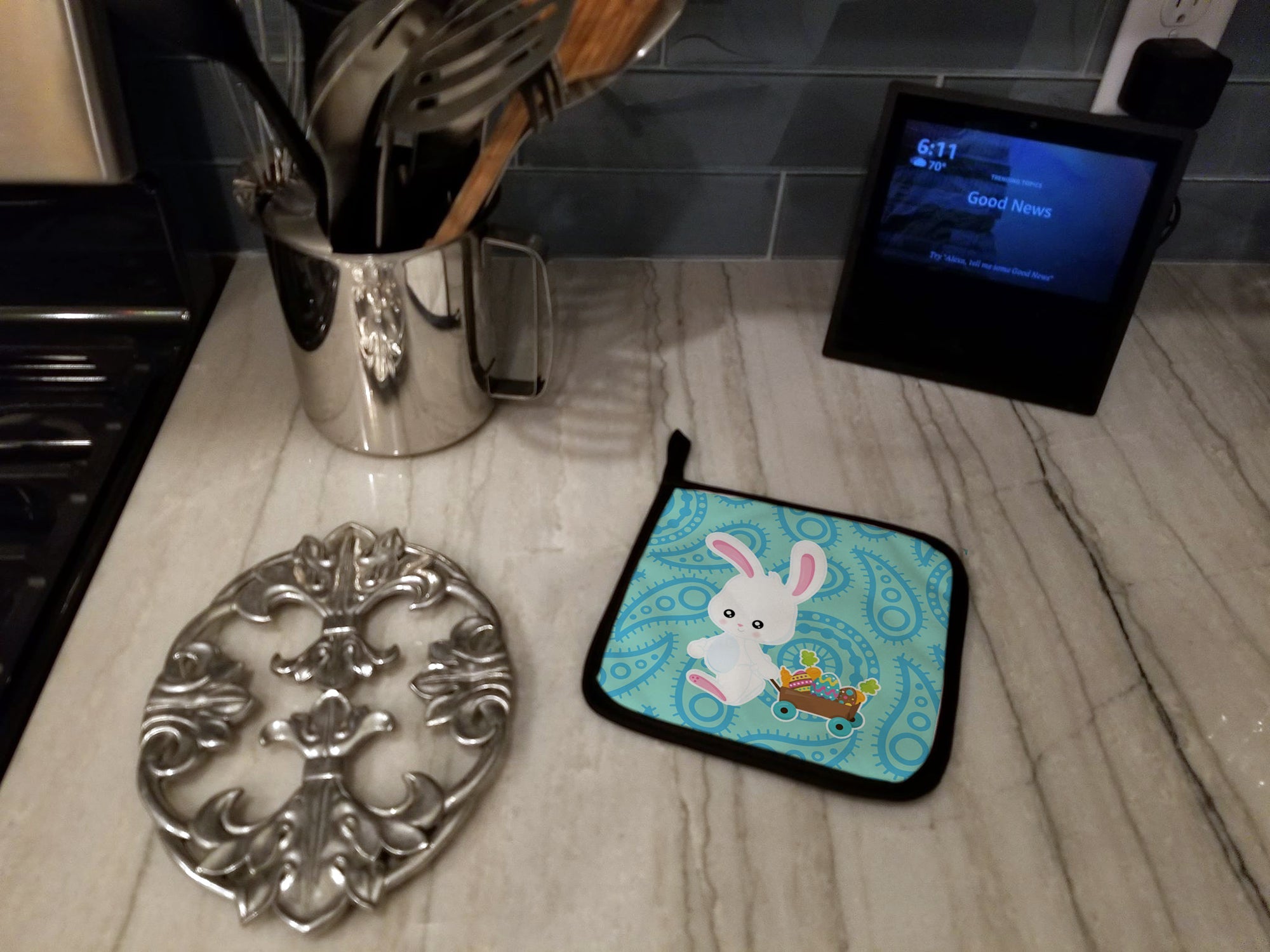 Easter Rabbit Paisley Blue Pot Holder Set of 2 Heat Resistant Quilted Hot Pads 7.5 x 7.5 Inch, Insulated Kitchen Trivets for Cooking & Baking