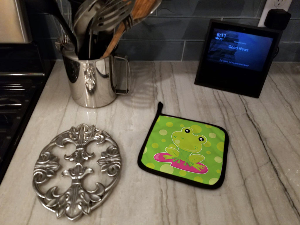 Frog on Lily Pad Green Polkadots Pot Holder Set of 2 Heat Resistant Quilted Hot Pads 7.5 x 7.5 Inch, Insulated Kitchen Trivets for Cooking & Baking