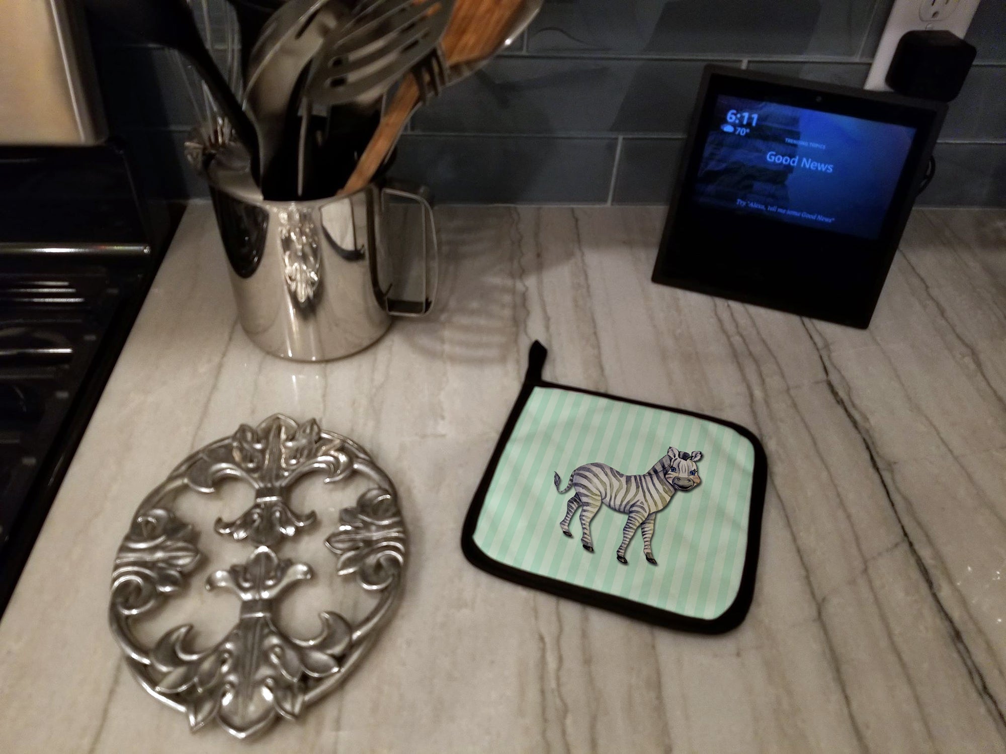 Zebra Pot Holder Set of 2 Heat Resistant Quilted Hot Pads 7.5 x 7.5 Inch, Insulated Kitchen Trivets for Cooking & Baking