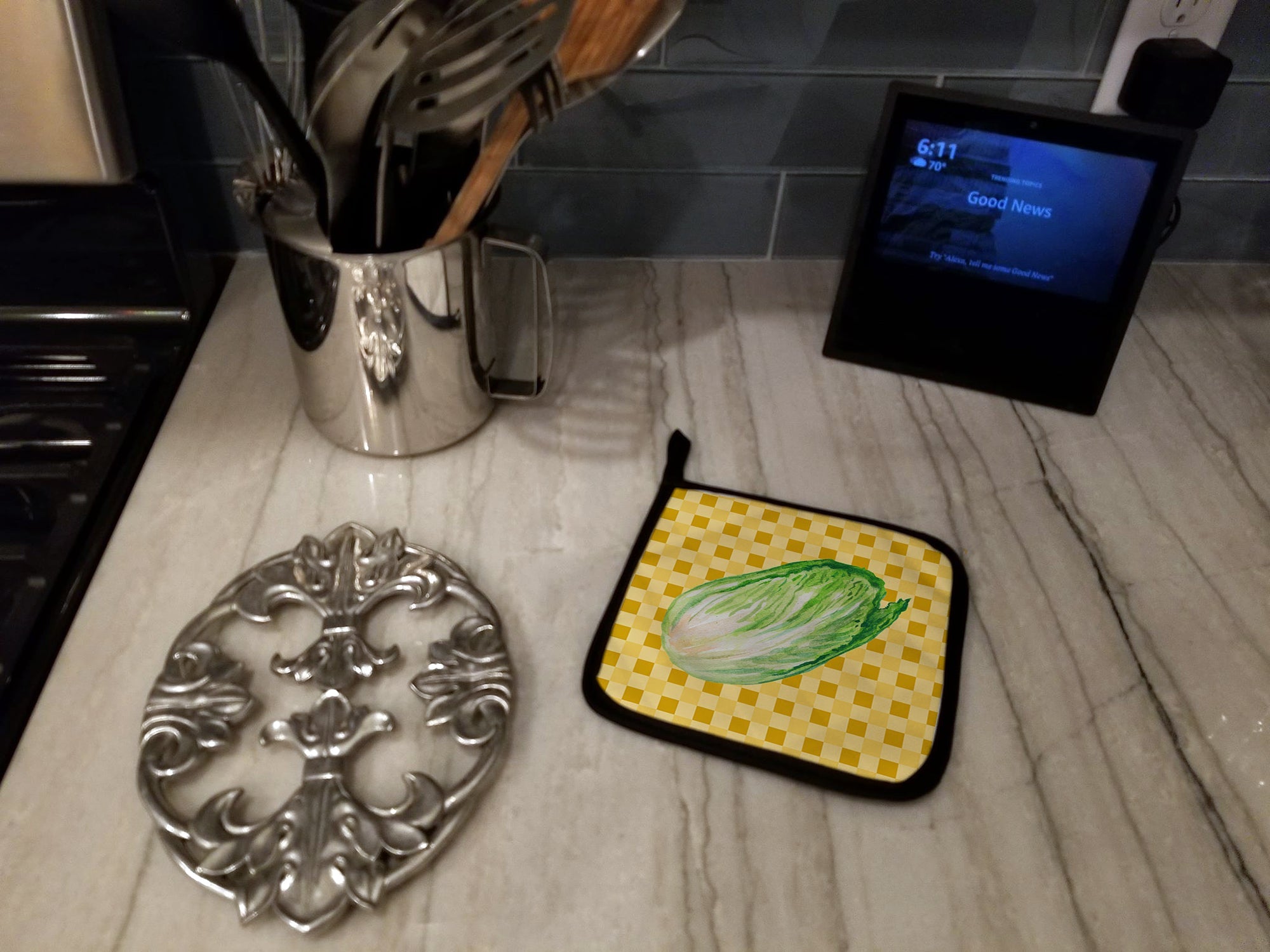 Chinese Cabbage on Basketweave Pot Holder Set of 2 Heat Resistant Quilted Hot Pads 7.5 x 7.5 Inch, Insulated Kitchen Trivets for Cooking & Baking