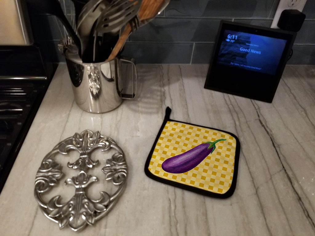 Eggplant on Basketweave Pot Holder Set of 2 Heat Resistant Quilted Hot Pads 7.5 x 7.5 Inch, Insulated Kitchen Trivets for Cooking & Baking