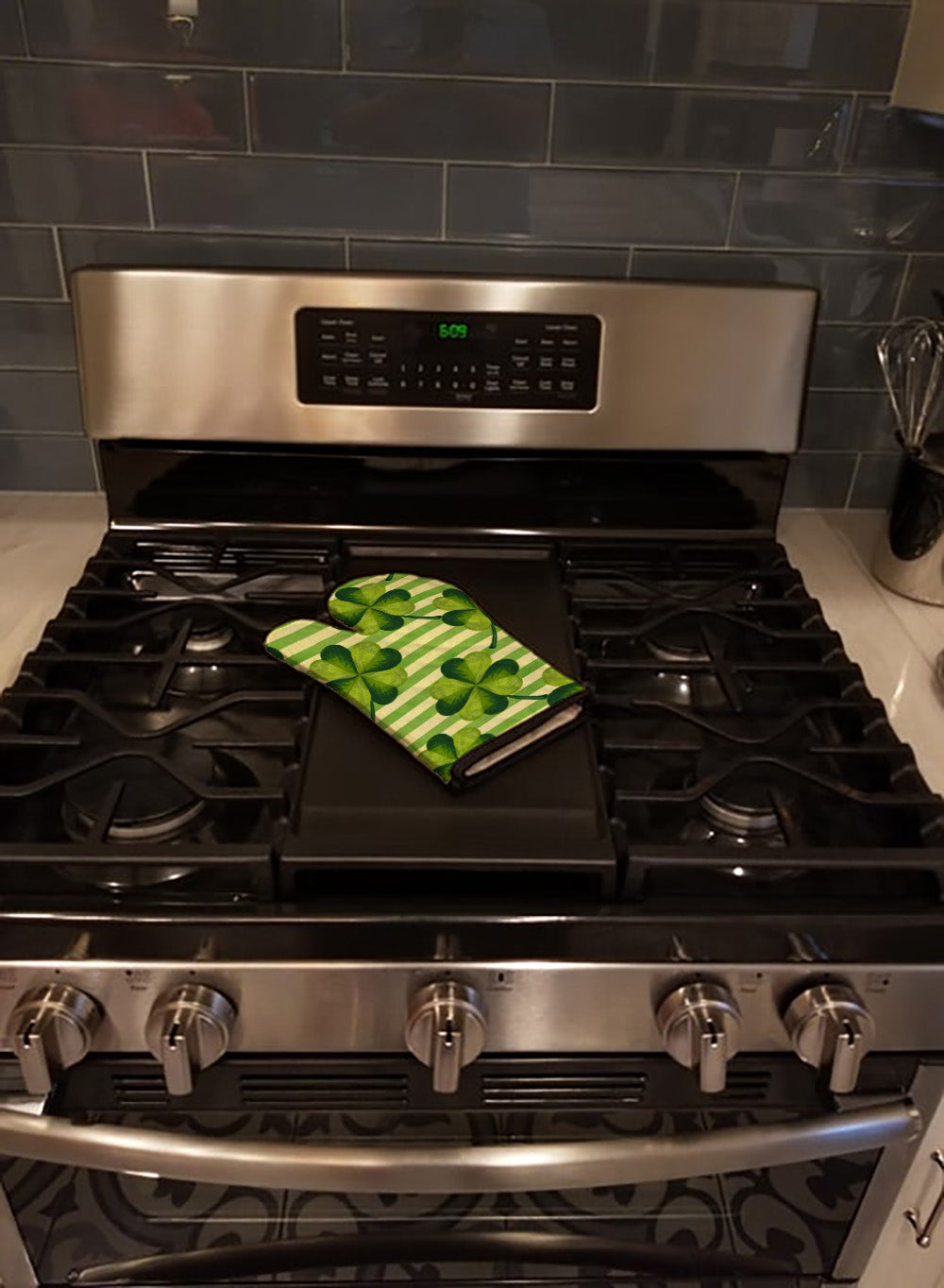 Watercolor Shamrock Stripes Oven Mitt Heat Resistant Thick Oven Mitt for Hot Pans and Oven, Kitchen Mitt Protect Hands, Cooking Baking Glove