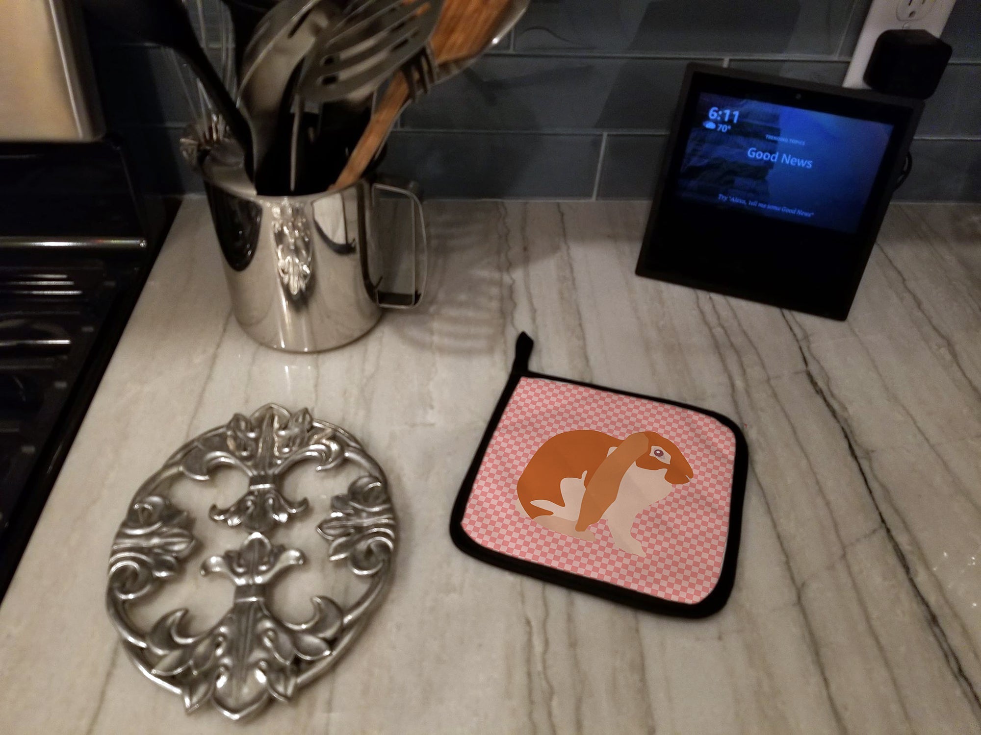 English Lop Rabbit Pink Check Pot Holder Set of 2 Heat Resistant Quilted Hot Pads 7.5 x 7.5 Inch, Insulated Kitchen Trivets for Cooking & Baking