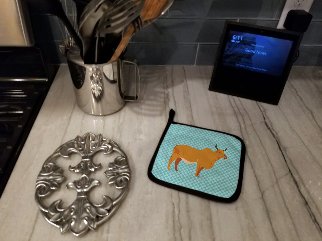 Zebu Indicine Cow Blue Check Pot Holder Set of 2 Heat Resistant Quilted Hot Pads 7.5 x 7.5 Inch, Insulated Kitchen Trivets for Cooking & Baking
