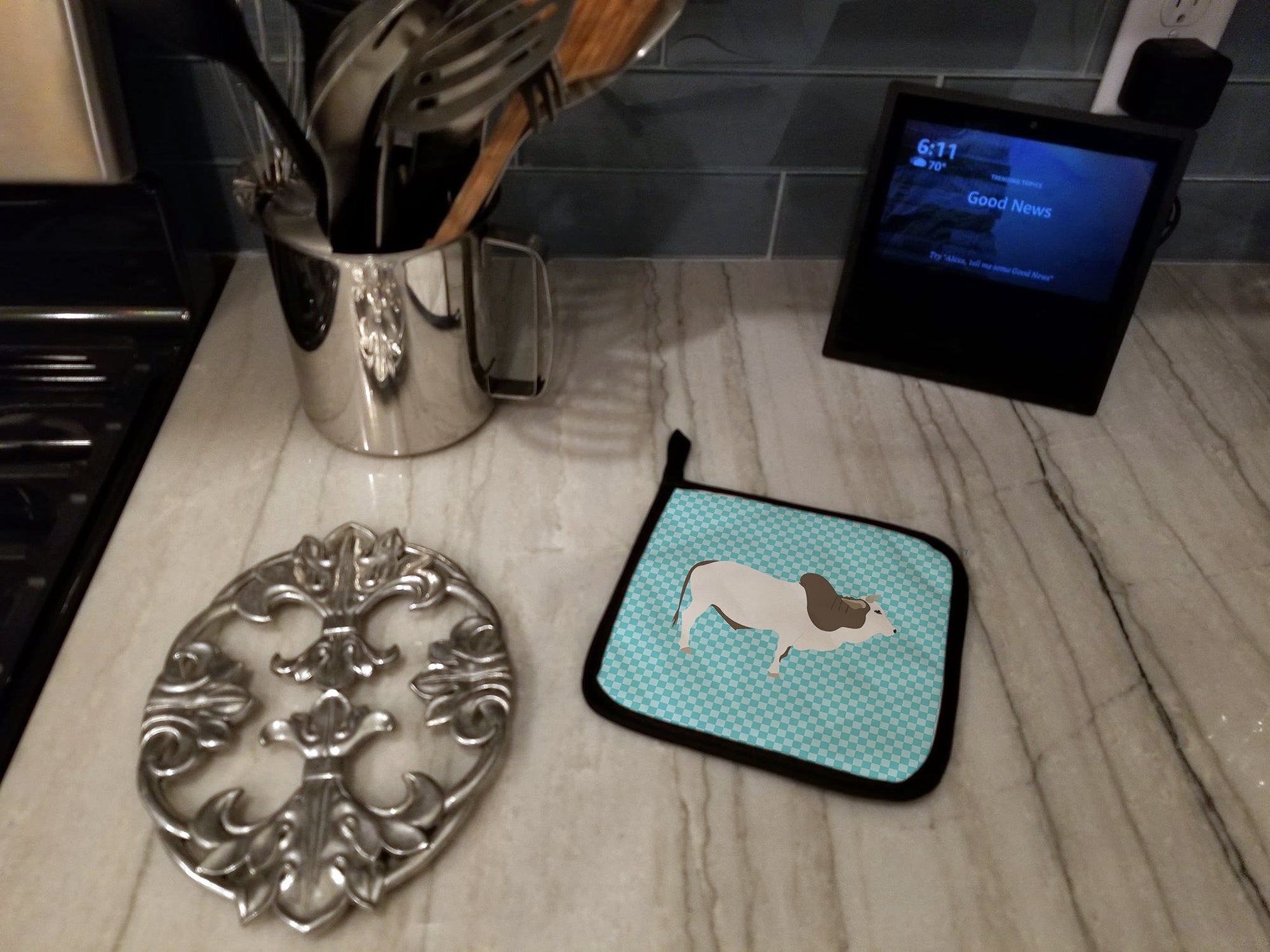 Malvi Cow Blue Check Pot Holder Set of 2 Heat Resistant Quilted Hot Pads 7.5 x 7.5 Inch, Insulated Kitchen Trivets for Cooking & Baking