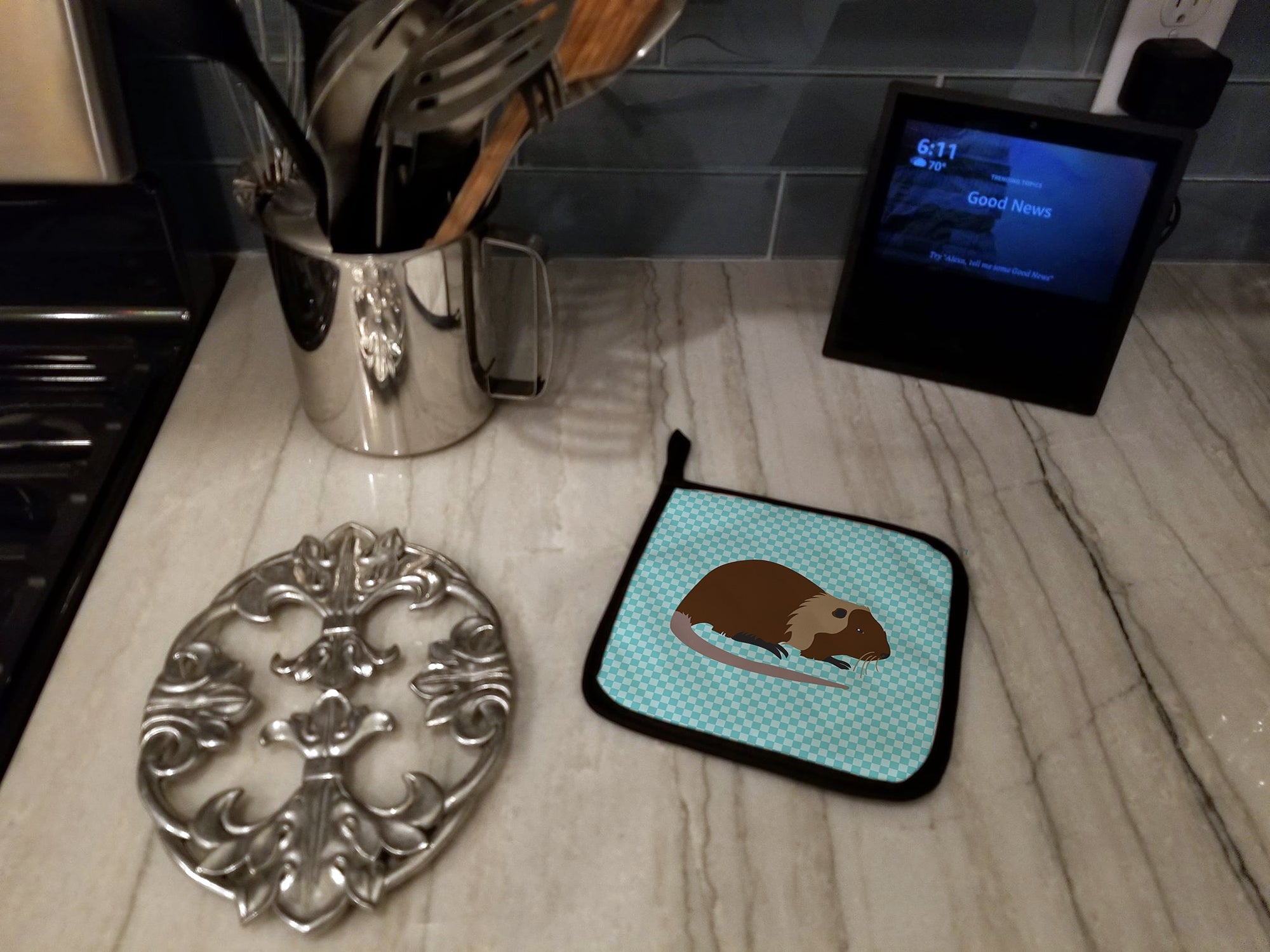 Coypu Nutria River Rat Blue Check Pot Holder Set of 2 Heat Resistant Quilted Hot Pads 7.5 x 7.5 Inch, Insulated Kitchen Trivets for Cooking & Baking