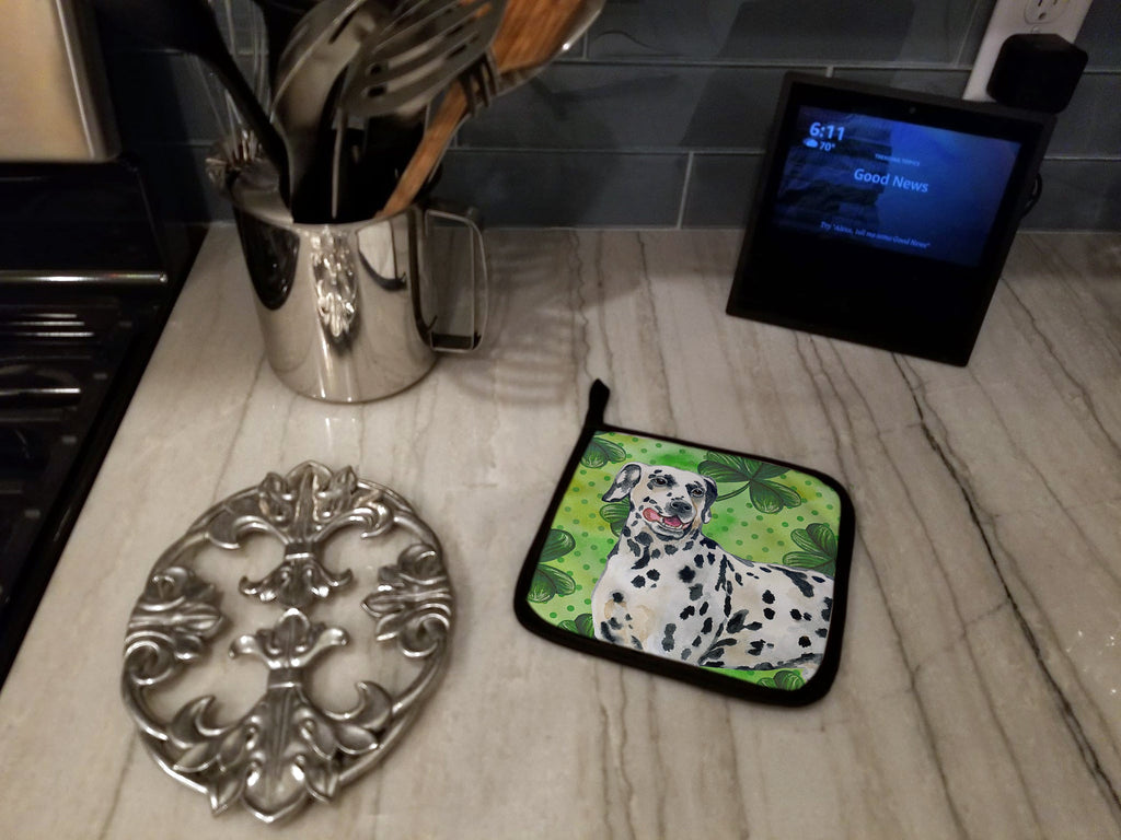 Dalmatian St Patrick's Pot Holder Set of 2 Heat Resistant Quilted Hot Pads 7.5 x 7.5 Inch, Insulated Kitchen Trivets for Cooking & Baking