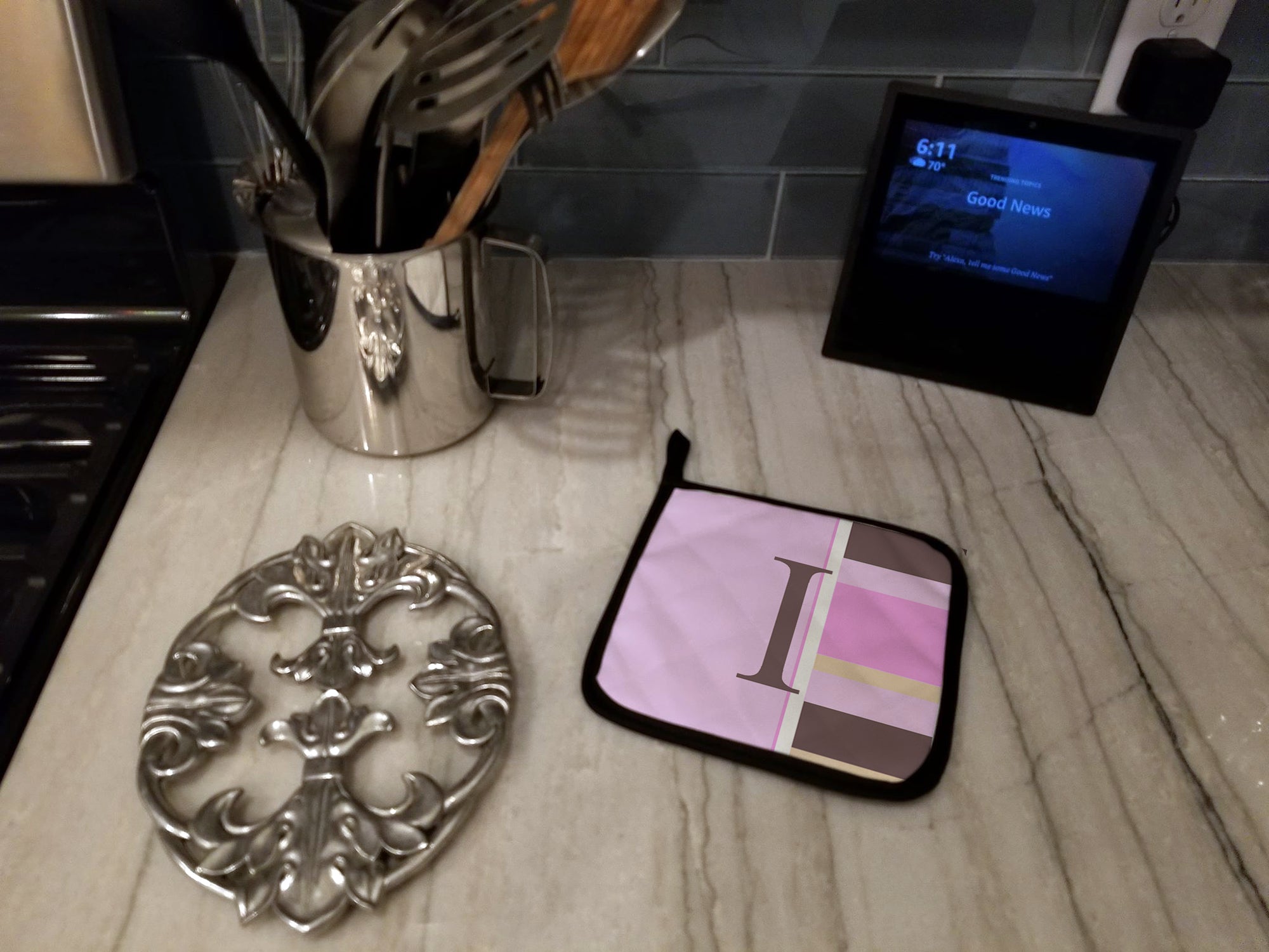 Letter I Initial Monogram - Pink Stripes Pot Holder Set of 2 Heat Resistant Quilted Hot Pads 7.5 x 7.5 Inch, Insulated Kitchen Trivets for Cooking & Baking