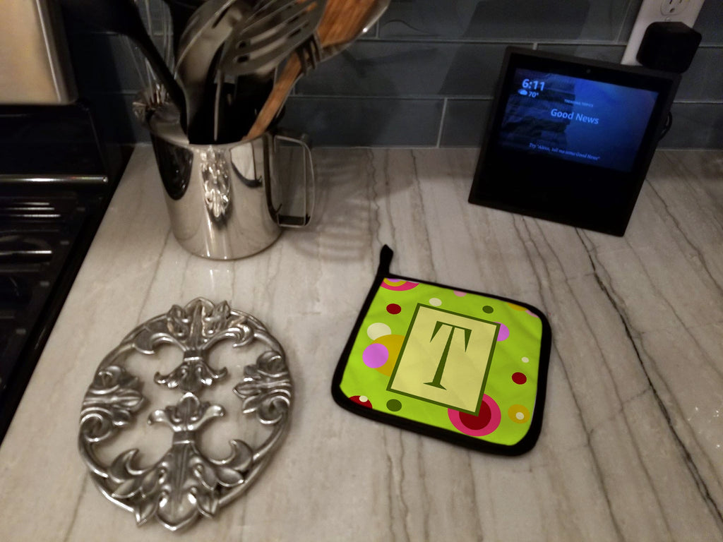 Letter T Monogram - Lime Green Pot Holder Set of 2 Heat Resistant Quilted Hot Pads 7.5 x 7.5 Inch, Insulated Kitchen Trivets for Cooking & Baking
