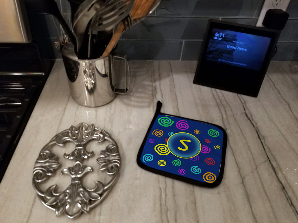 Letter S Initial Monogram - Blue Swirls Pot Holder Set of 2 Heat Resistant Quilted Hot Pads 7.5 x 7.5 Inch, Insulated Kitchen Trivets for Cooking & Baking