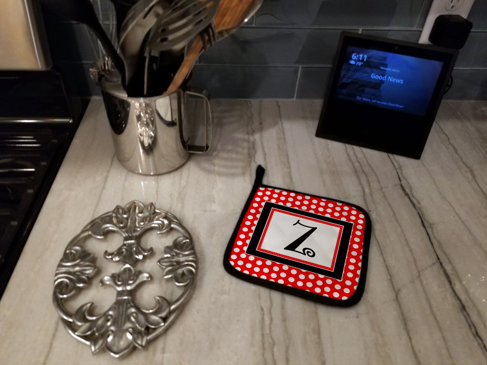 Letter Z Initial  - Red Black Polka Dots Pot Holder Set of 2 Heat Resistant Quilted Hot Pads 7.5 x 7.5 Inch, Insulated Kitchen Trivets for Cooking & Baking