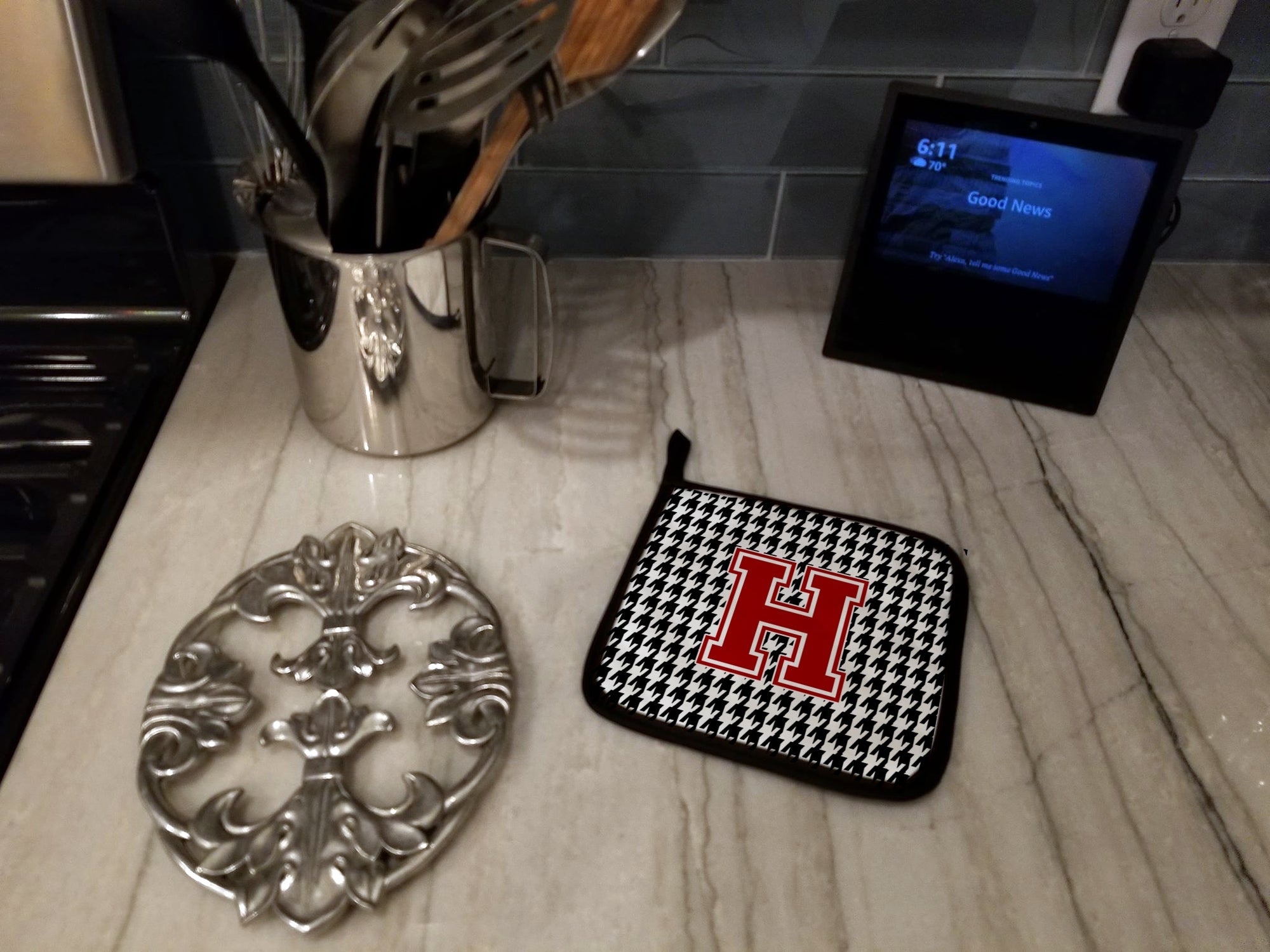 Letter H Monogram - Houndstooth Black Pot Holder Set of 2 Heat Resistant Quilted Hot Pads 7.5 x 7.5 Inch, Insulated Kitchen Trivets for Cooking & Baking