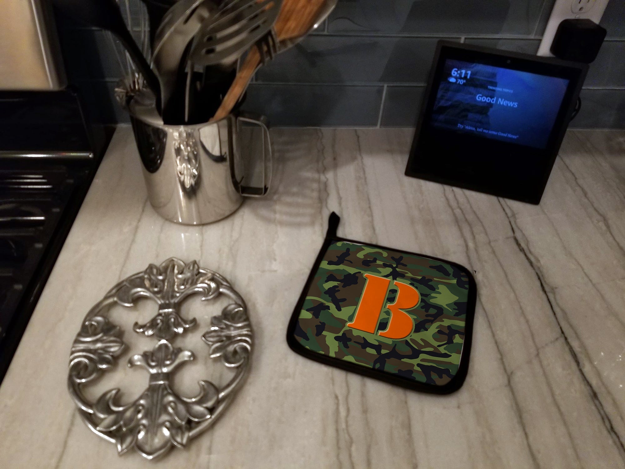 Letter B Monogram - Camo Green Pot Holder Set of 2 Heat Resistant Quilted Hot Pads 7.5 x 7.5 Inch, Insulated Kitchen Trivets for Cooking & Baking