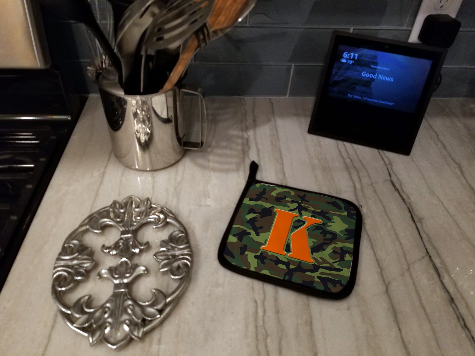 Letter K Monogram - Camo Green Pot Holder Set of 2 Heat Resistant Quilted Hot Pads 7.5 x 7.5 Inch, Insulated Kitchen Trivets for Cooking & Baking
