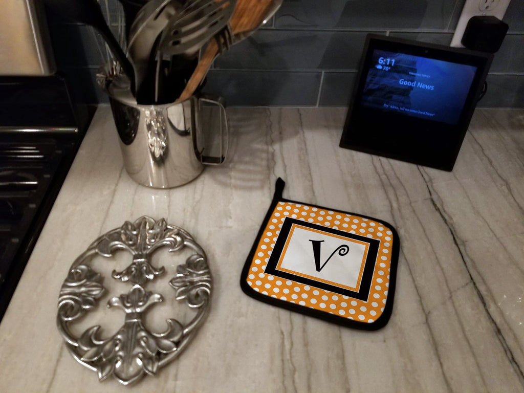 Letter V Initial Monogram - Orange Polkadots Pot Holder Set of 2 Heat Resistant Quilted Hot Pads 7.5 x 7.5 Inch, Insulated Kitchen Trivets for Cooking & Baking