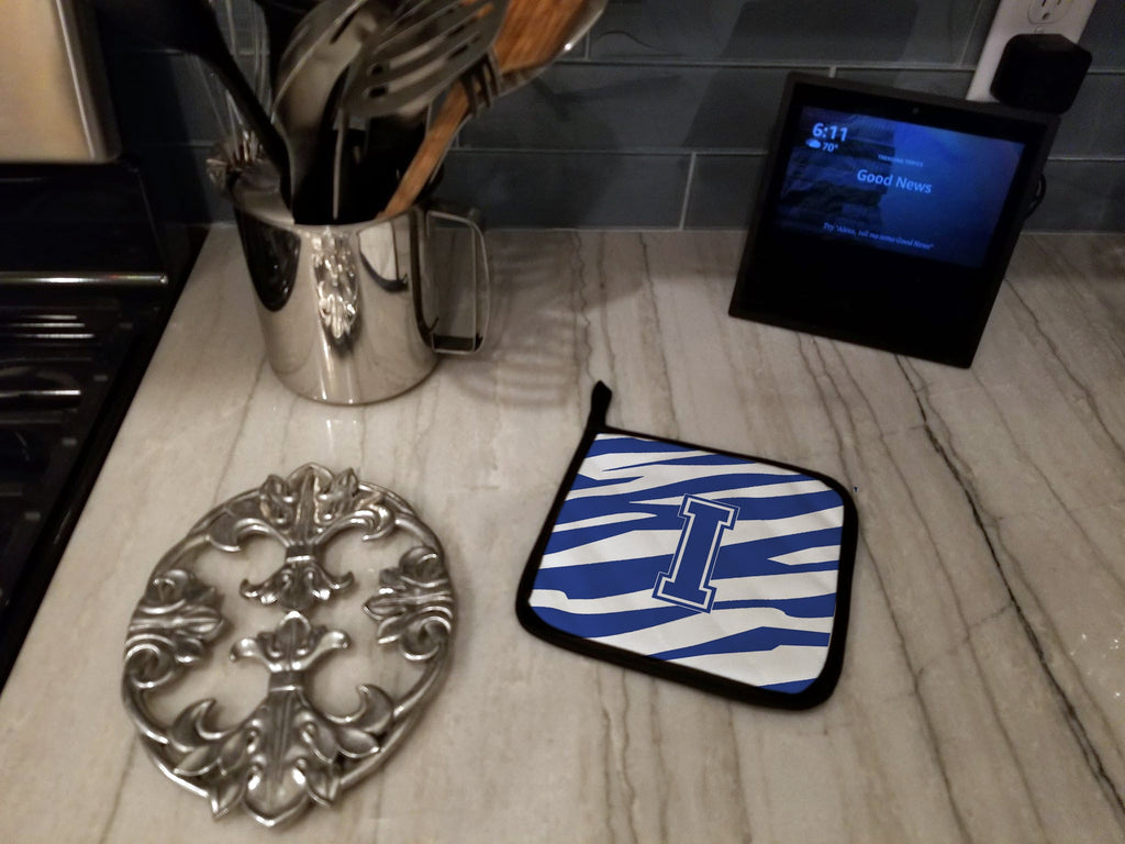 Letter I Initial Tiger Stripe Blue and White Pot Holder Set of 2 Heat Resistant Quilted Hot Pads 7.5 x 7.5 Inch, Insulated Kitchen Trivets for Cooking & Baking