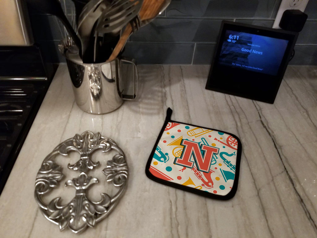 Letter N Retro Teal Orange Musical Instruments Initial Pot Holder Set of 2 Heat Resistant Quilted Hot Pads 7.5 x 7.5 Inch, Insulated Kitchen Trivets for Cooking & Baking