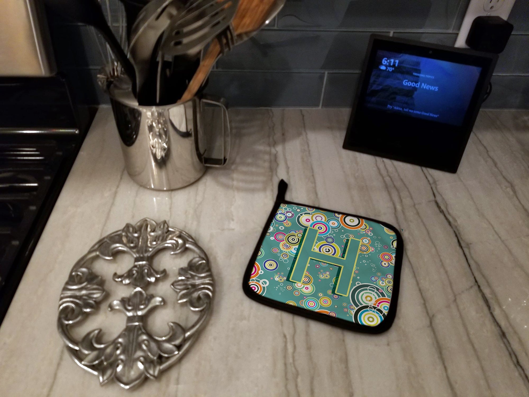 Letter H Circle Circle Teal Initial Alphabet Pot Holder Set of 2 Heat Resistant Quilted Hot Pads 7.5 x 7.5 Inch, Insulated Kitchen Trivets for Cooking & Baking