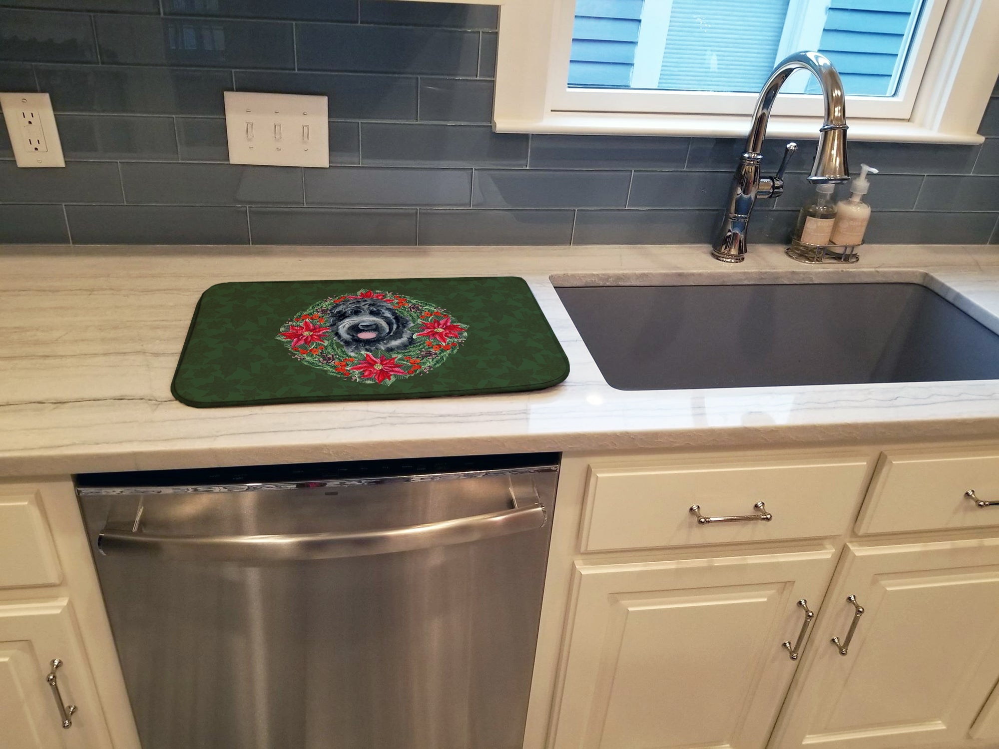 Black Russian Terrier Poinsetta Wreath Dish Drying Mat Absorbent Dish Drying Mat Pad for Kitchen Counter Dish Drainer Mat for Countertop, 14 x 21", Multicolor