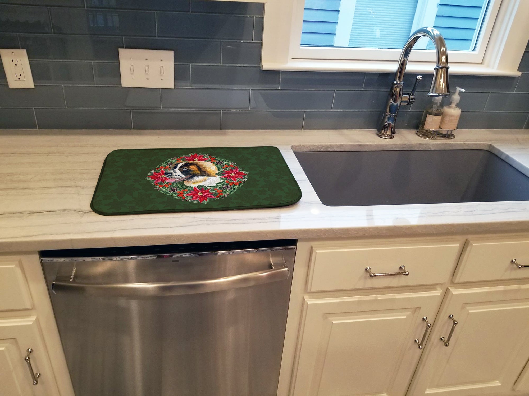 Saint Bernard Poinsetta Wreath Dish Drying Mat Absorbent Dish Drying Mat Pad for Kitchen Counter Dish Drainer Mat for Countertop, 14 x 21", Multicolor