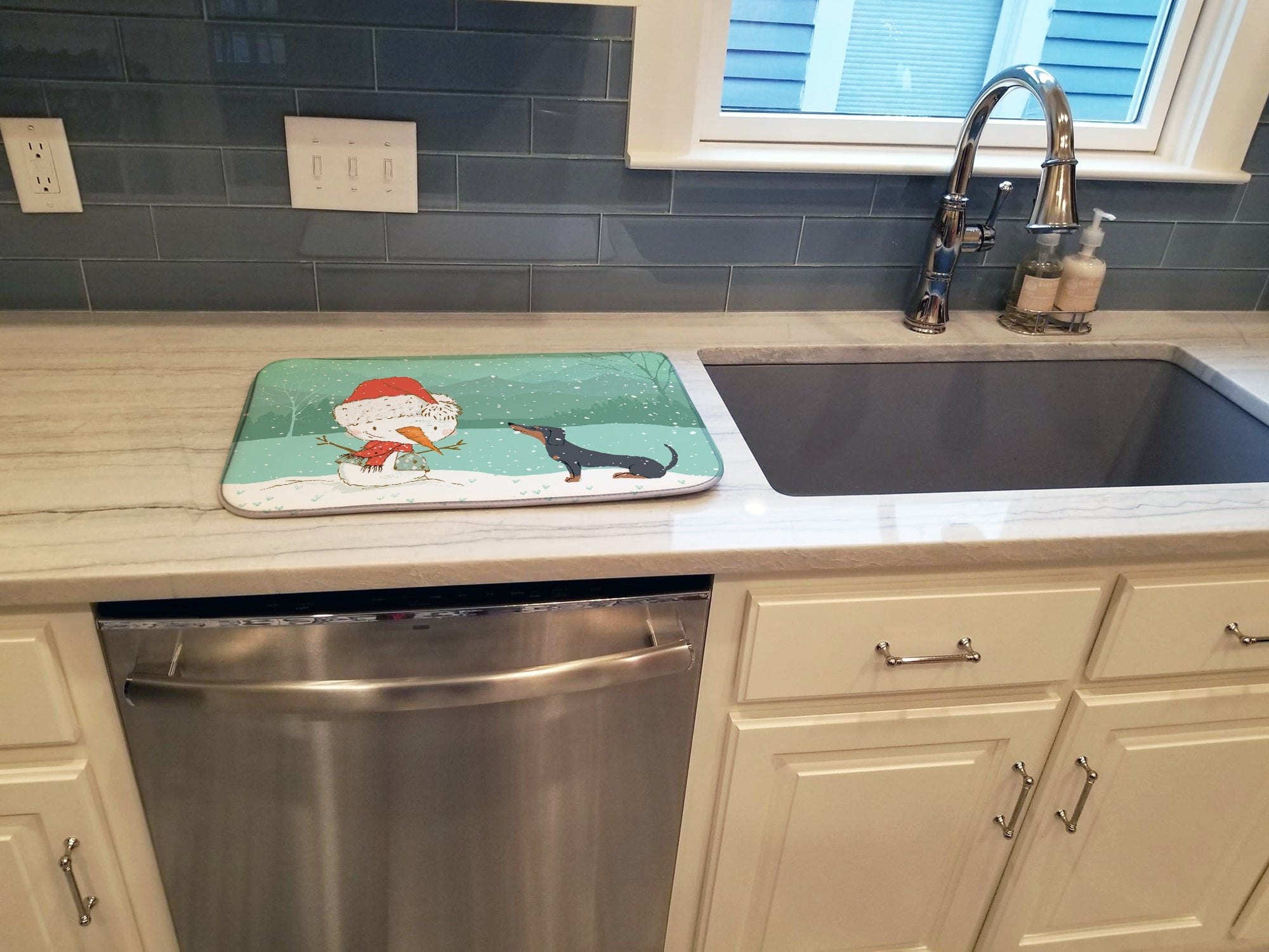 Black Tan Dachshund Snowman Christmas Dish Drying Mat Absorbent Dish Drying Mat Pad for Kitchen Counter Dish Drainer Mat for Countertop, 14 x 21", Multicolor