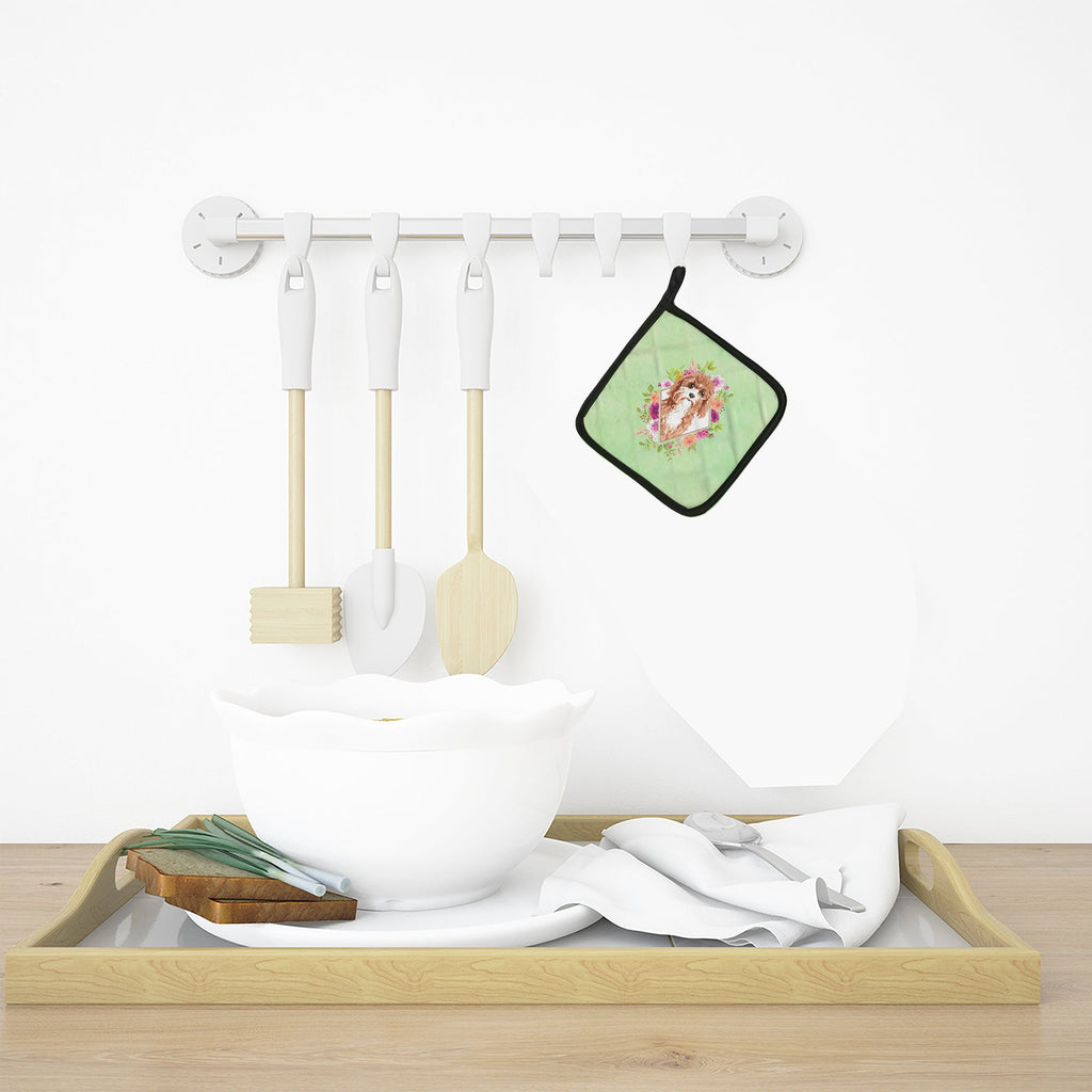 Cavapoo Green Flowers Pot Holder Set of 2 Heat Resistant Quilted Hot Pads 7.5 x 7.5 Inch, Insulated Kitchen Trivets for Cooking & Baking