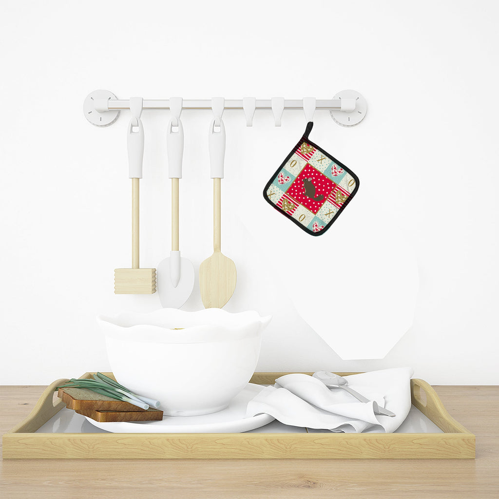 Chinchilla Love Pot Holder Set of 2 Heat Resistant Quilted Hot Pads 7.5 x 7.5 Inch, Insulated Kitchen Trivets for Cooking & Baking