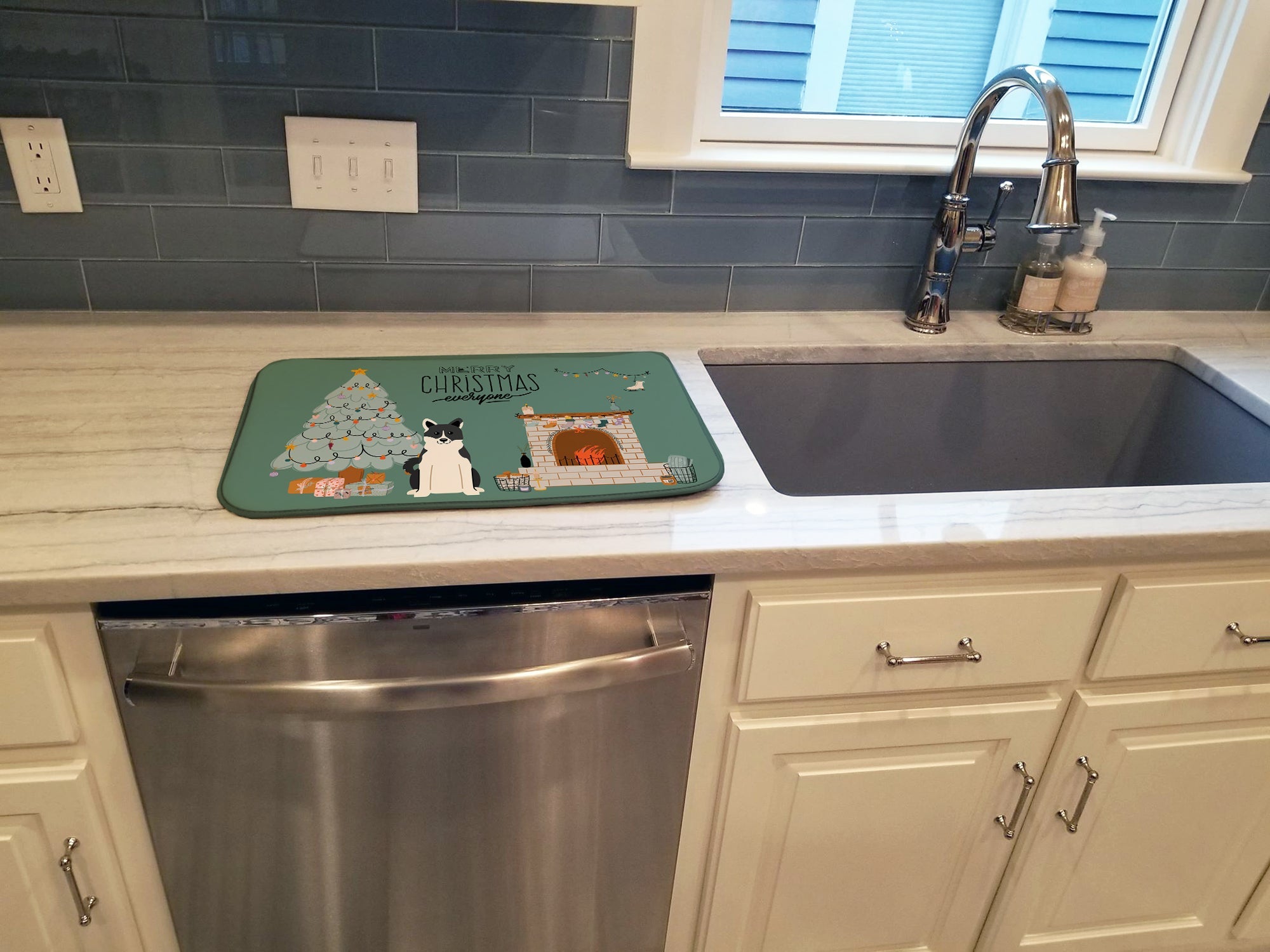 Russo-European Laika Spitz Christmas Everyone Dish Drying Mat Absorbent Dish Drying Mat Pad for Kitchen Counter Dish Drainer Mat for Countertop, 14 x 21", Multicolor