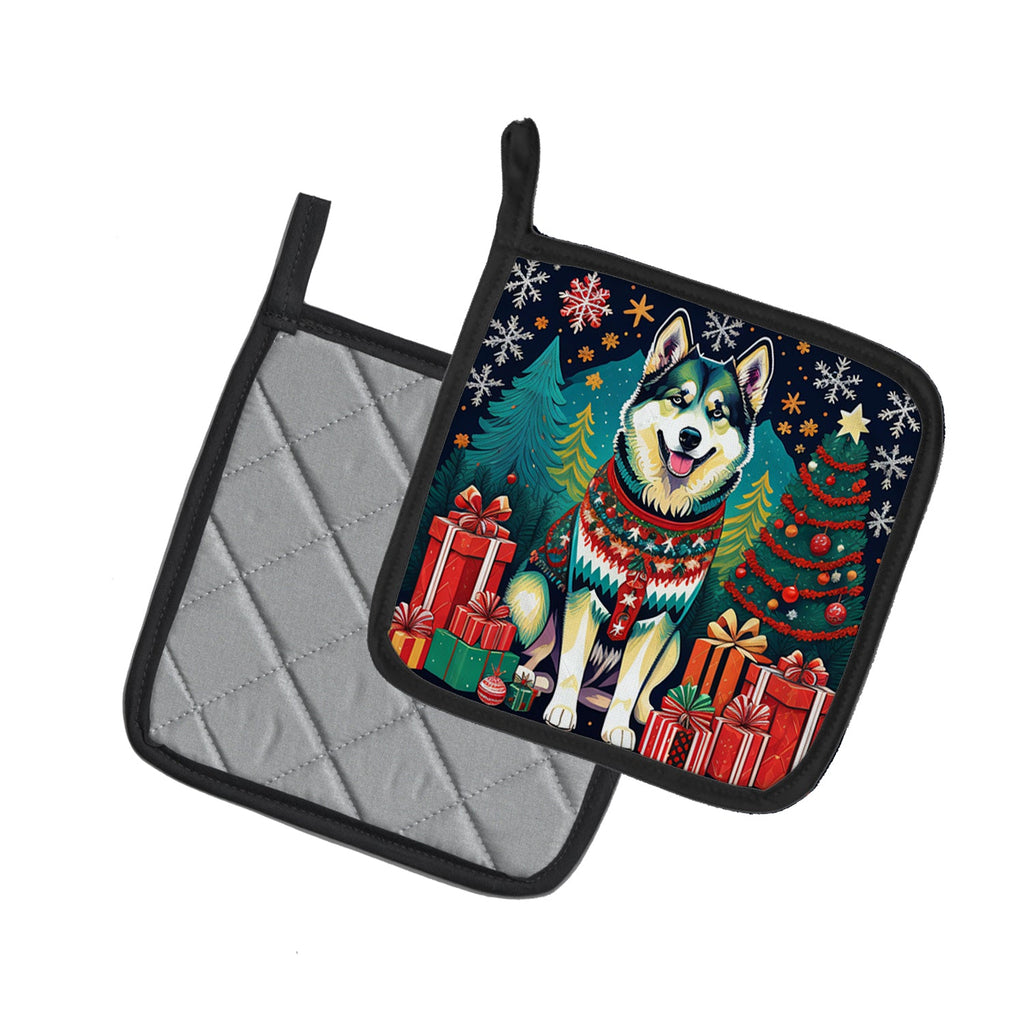 Alaskan Malamute Christmas Pot Holder Set of 2 Heat Resistant Quilted Hot Pads 7.5 x 7.5 Inch, Insulated Kitchen Trivets for Cooking & Baking