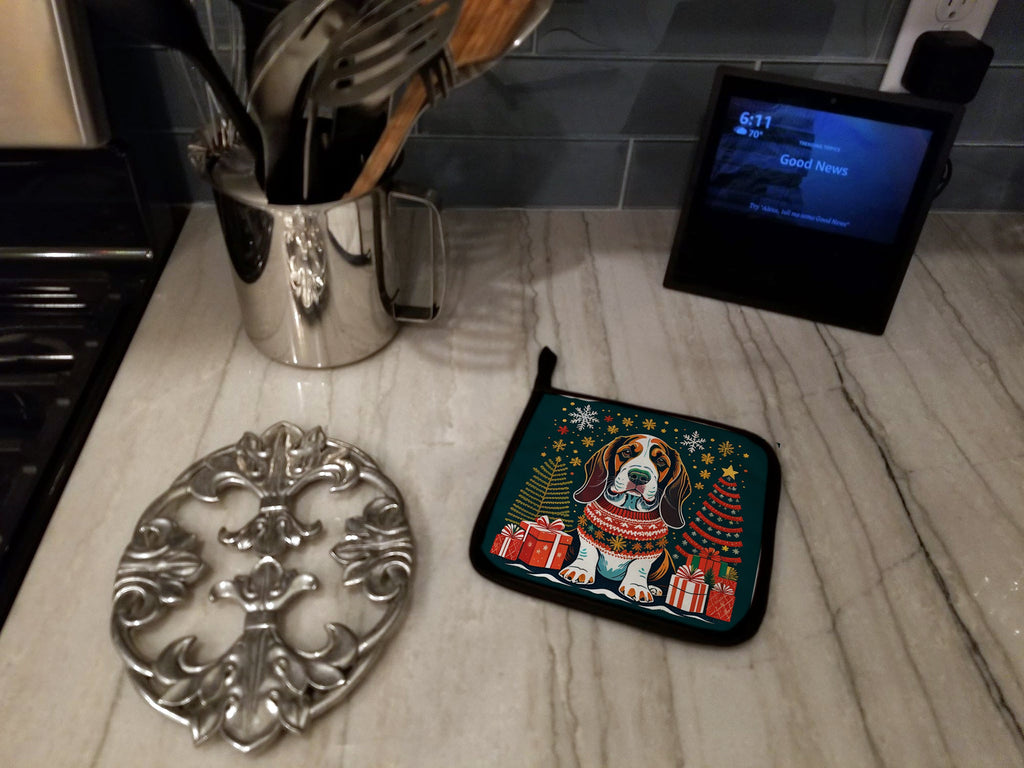 Basset Hound Christmas Pot Holder Set of 2 Heat Resistant Quilted Hot Pads 7.5 x 7.5 Inch, Insulated Kitchen Trivets for Cooking & Baking